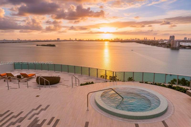 2 bedroom Condominium at 488 NE 18th St 1209, Aria On The Bay Condo, Miami — photo 2