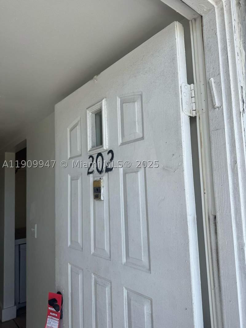 2 bedroom Condominium at 438 NE 210th Cir Ter 202-4B, Monterey Village-Two Cond, Miami — photo 2