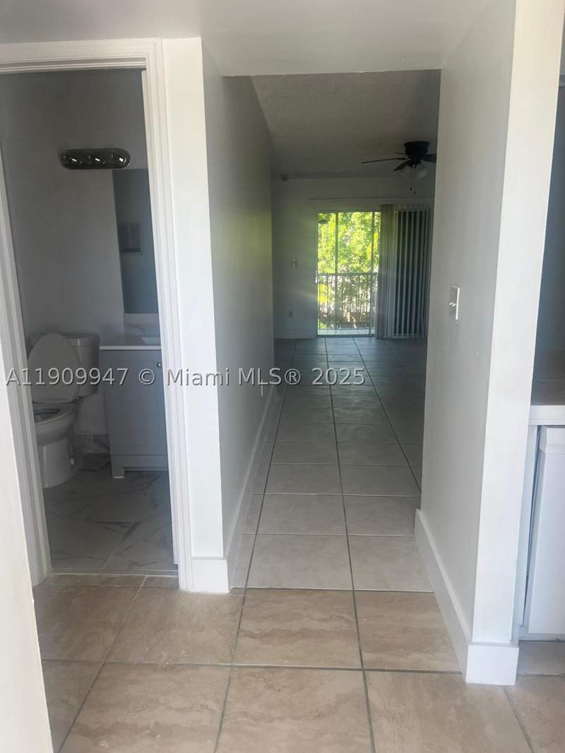 2 bedroom Condominium at 438 NE 210th Cir Ter 202-4B, Monterey Village-Two Cond, Miami — photo 3