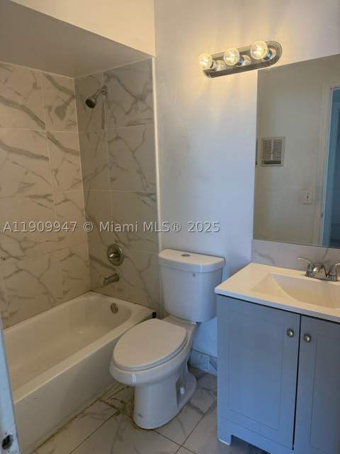 438 NE 210th Cir Ter 202-4B, Miami FL - photo 9 of 23
