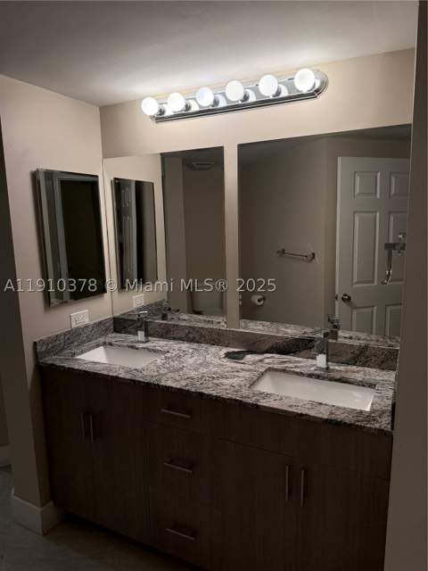 17150 N Bay Rd 2102, Sunny Isles Beach FL - photo 14 of 29