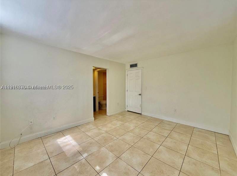 2 bedroom Condominium at 10825 SW 112th Ave 302, Gardens Of Kendall So Con, Miami — photo 5