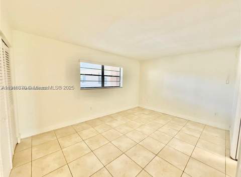 10825 SW 112th Ave 302, Miami FL - photo 7 of 12
