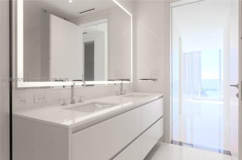 300 Biscayne Blvd Way 1003, Miami FL - photo 17 of 31