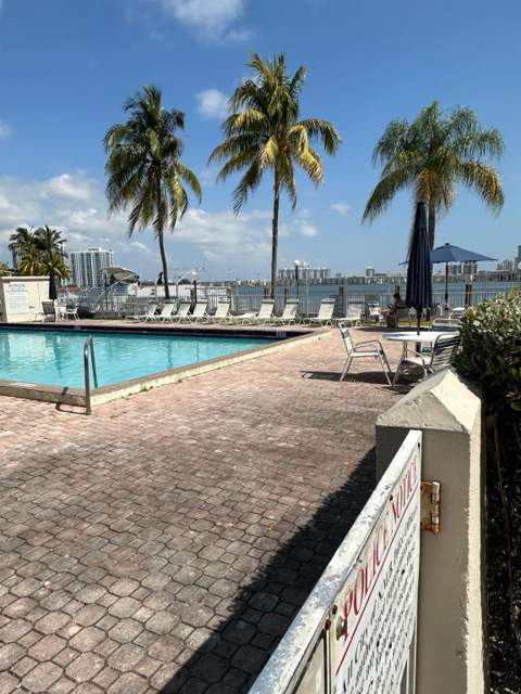2821 NE N Miami Beach Boulevard 3M, North Miami Beach FL - photo 6 of 11
