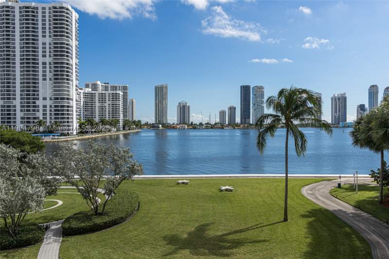 3 bedroom Condominium at 3370 Hidden Bay Dr 303, 100 Hidden Bay Condo, Aventura — photo 3