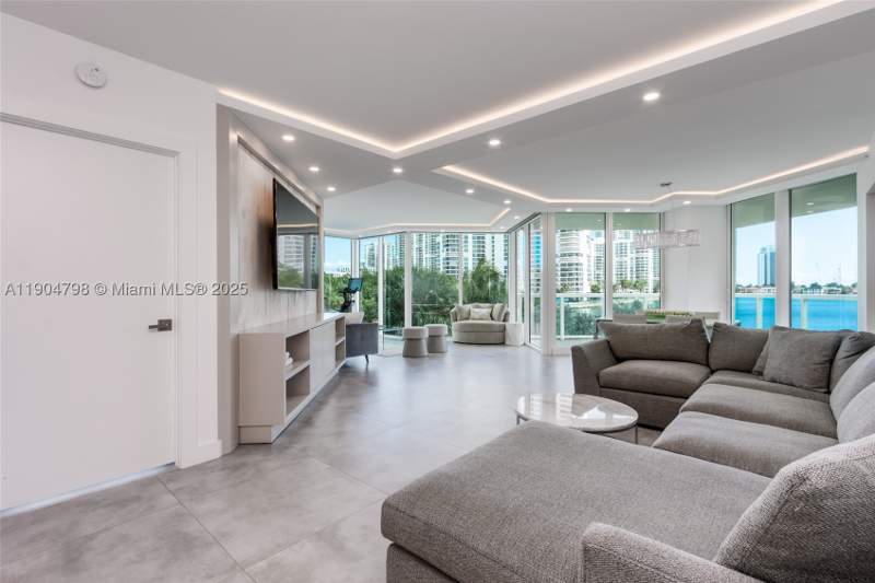 3 bedroom Condominium at 3370 Hidden Bay Dr 303, 100 Hidden Bay Condo, Aventura — photo 5