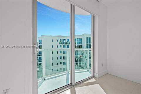 3030 NE 188 Street 604, Aventura FL - photo 11 of 24