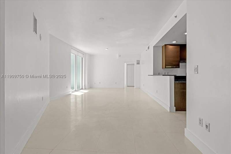 2 bedroom Condominium at 3030 NE 188 Street 604, 3030 Aventura, Aventura — photo 2