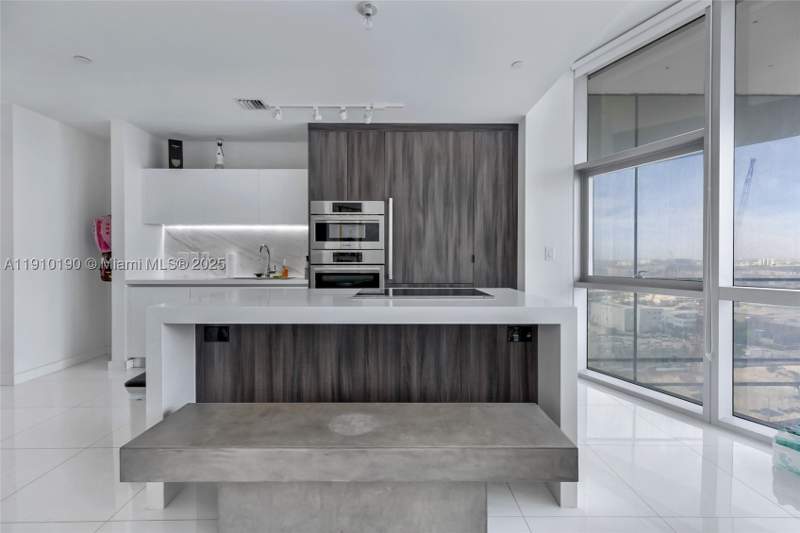 1 bedroom Condominium at 851 NE 1st Ave 1202, Paramount Miami Worldcent, Miami — photo 3