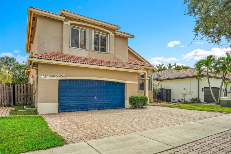 4 bedroom SingleFamilyResidence at 1861 SE 19th Ave, Shores At Keys Gate, Homestead — photo 3