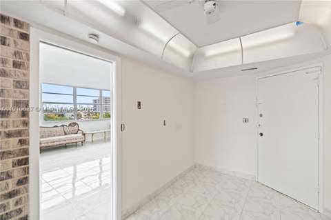 1351 NE Miami Gardens Dr 406E, Miami FL - photo 11 of 32