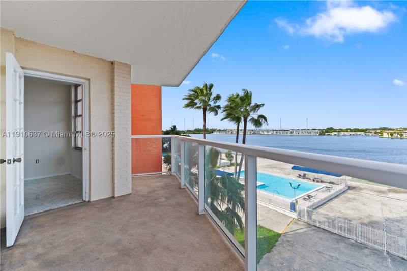 2 bedroom Condominium at 1351 NE Miami Gardens Dr 406E, Buckley Towers Condo - Ea, Miami — photo 3