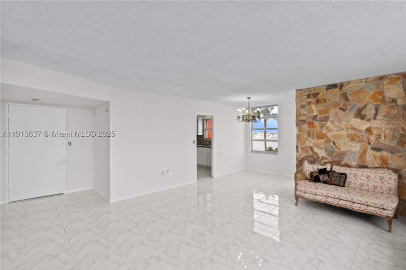 2 bedroom Condominium at 1351 NE Miami Gardens Dr 406E, Buckley Towers Condo - Ea, Miami — photo 5