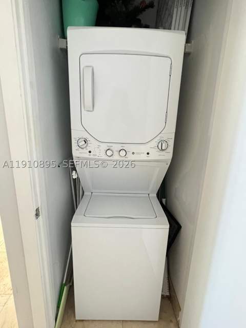 1050 Brickell Ave 1904, Miami FL - photo 15 of 27