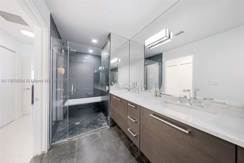 3 bedroom Condominium at 900 Biscayne Blvd 2602, 900 BISCAYNE BAY CONDO, Miami — photo 5