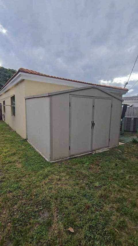 1435 NE 182nd Street, North Miami Beach FL - photo 13 of 13