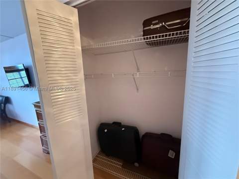 2780 NE 183rd St 1415, Aventura FL - photo 13 of 28