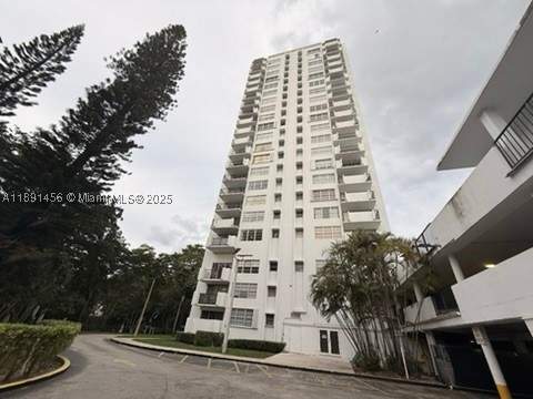 2780 NE 183rd St 1415, Aventura FL - photo 7 of 28
