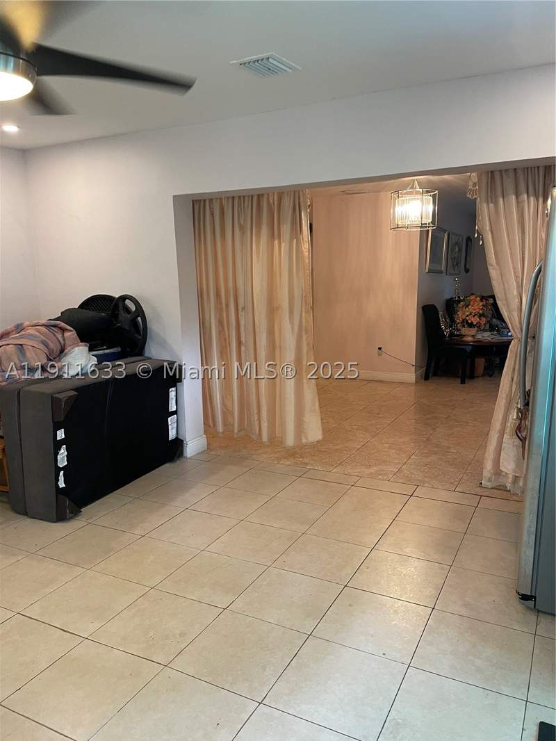 3 bedroom SingleFamilyResidence at 14521 NW 16th Ct, Jeb Estates, Miami — photo 4