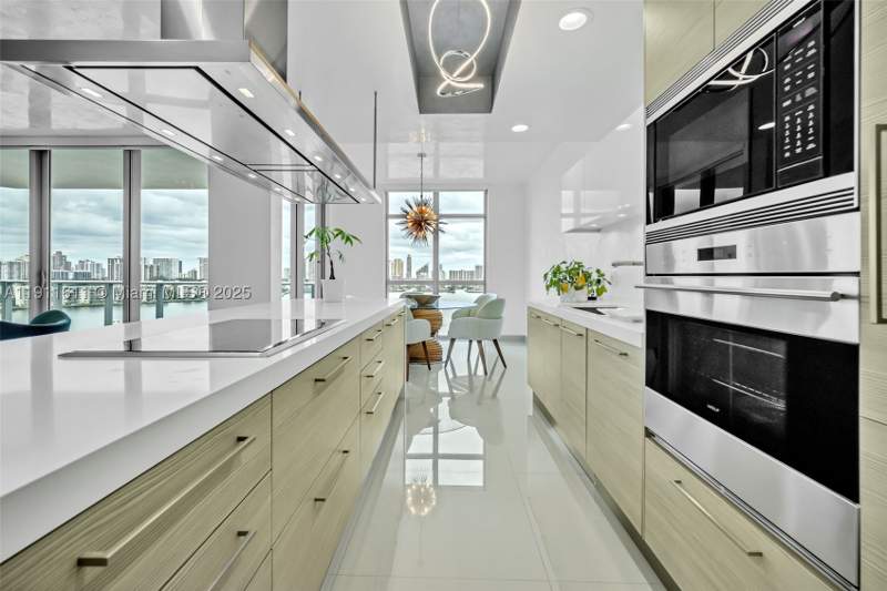 3 bedroom Condominium at 17301 Biscayne Blvd 910, Marina Palms Residences N, North Miami Beach — photo 3