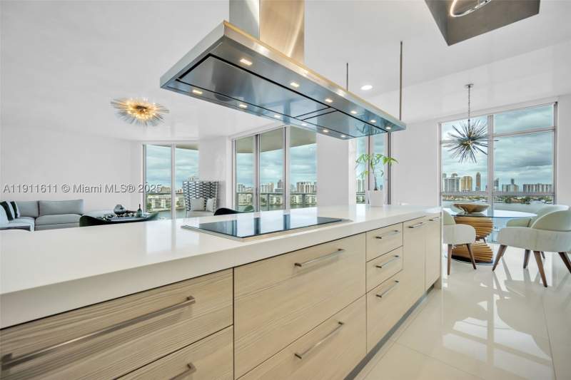 3 bedroom Condominium at 17301 Biscayne Blvd 910, Marina Palms Residences N, North Miami Beach — photo 4
