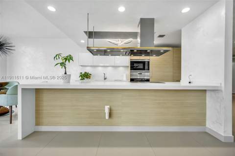 17301 Biscayne Blvd 910, North Miami Beach FL - photo 6 of 43