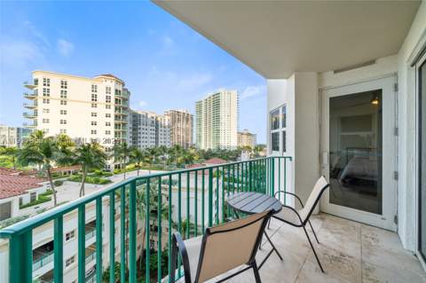 19900 E Country Club Dr 816, Aventura FL - photo 13 of 36