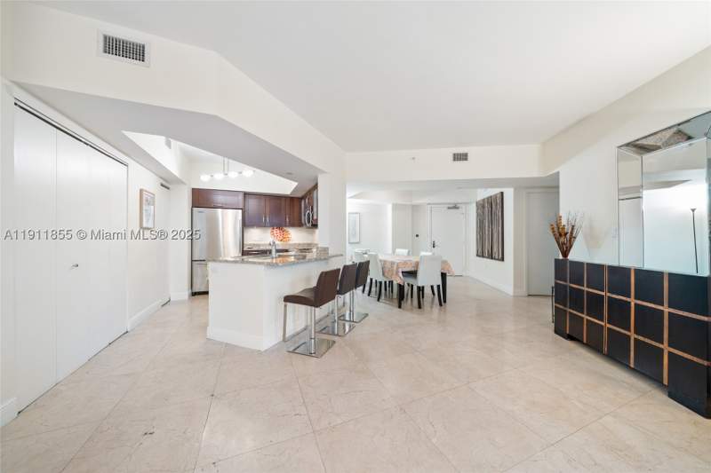 2 bedroom Condominium at 19900 E Country Club Dr 816, Turnberry Village So Towe, Aventura — photo 5