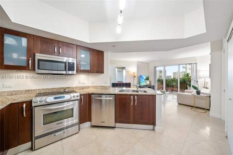 19900 E Country Club Dr 816, Aventura FL - photo 9 of 36