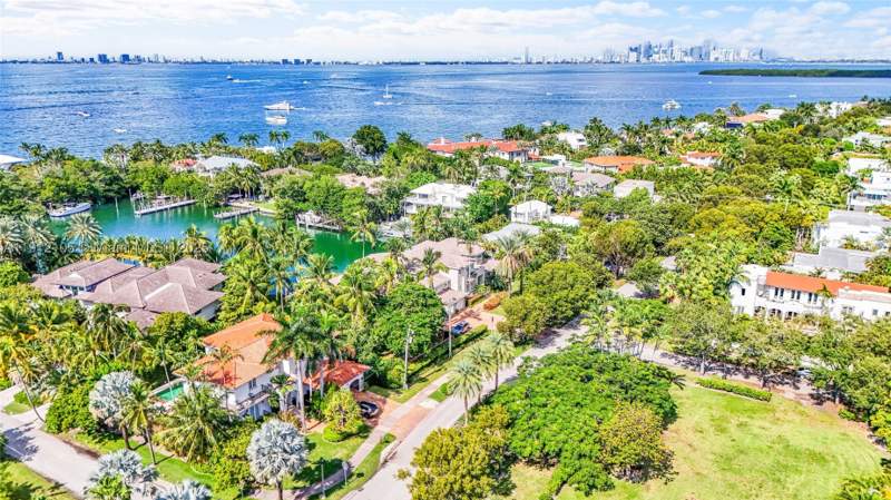 7 bedroom SingleFamilyResidence at 550 Harbor Dr, Hurricane Cove, Key Biscayne — photo 4