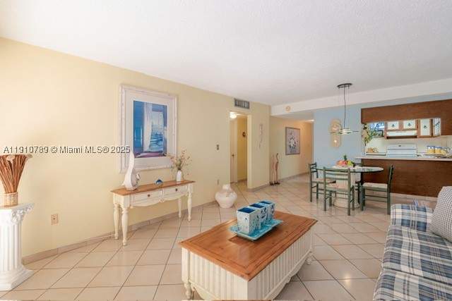 2 bedroom Condominium at 1890 W 56th St 1423, Palm-East Gardens Condo, Hialeah — photo 3