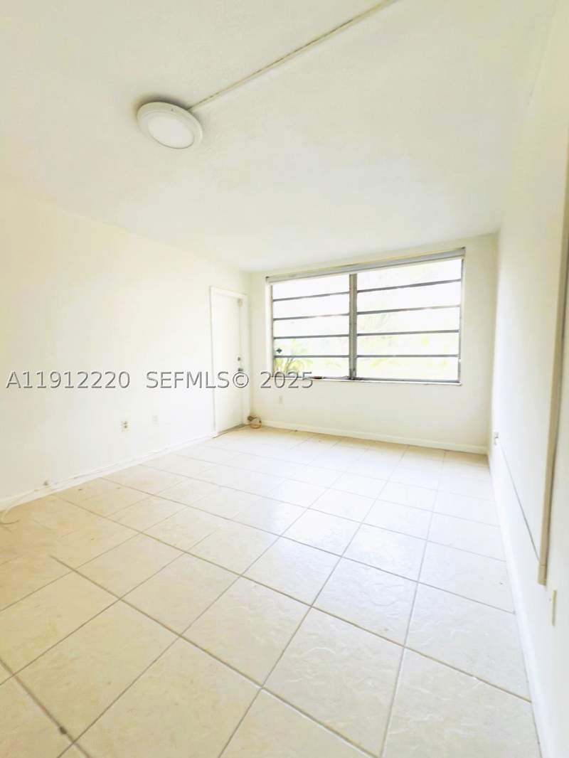 1 bedroom Condominium at 1301 NE 191st St F110, Rolling Green Condo F, Miami — photo 3