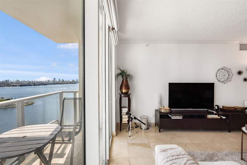 2 bedroom Condominium at 1155 Brickell Bay Dr 2708, The Mark on Brickell, Miami — photo 3