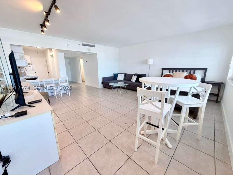 0 bedroom Condominium at 100 Lincoln Rd 1220, The Decoplage Condo, Miami Beach — photo 4
