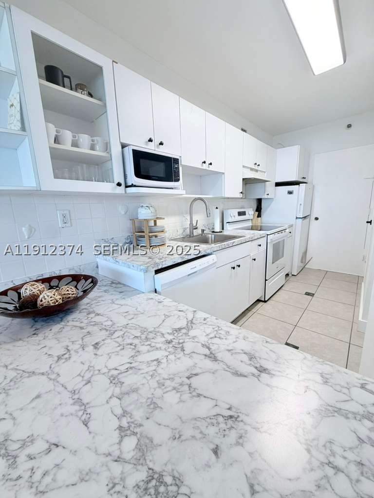 0 bedroom Condominium at 100 Lincoln Rd 1220, The Decoplage Condo, Miami Beach — photo 5