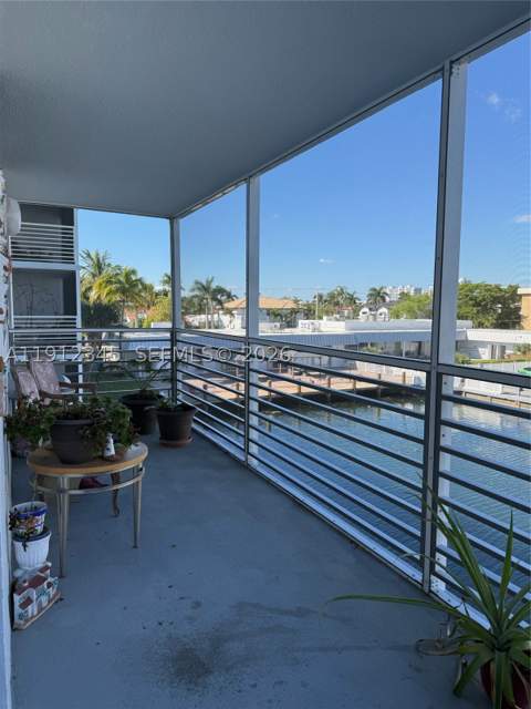 3551 NE 169th St 306, North Miami Beach FL - photo 10 of 21