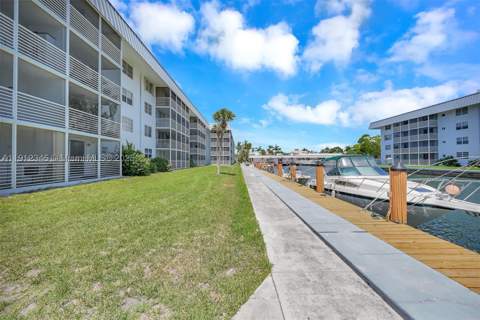 3551 NE 169th St 306, North Miami Beach FL - photo 18 of 21
