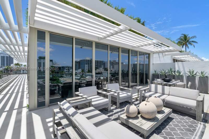 4 bedroom Condominium at 300 Collins Ave Ph3, 300 Collins Condo, Miami Beach — photo 3