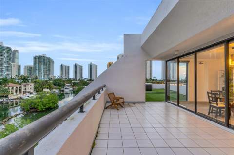 355 Poinciana Dr 1130, Sunny Isles Beach FL - photo 11 of 24