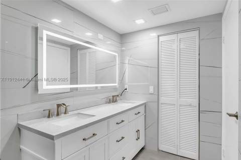 355 Poinciana Dr 1130, Sunny Isles Beach FL - photo 18 of 24