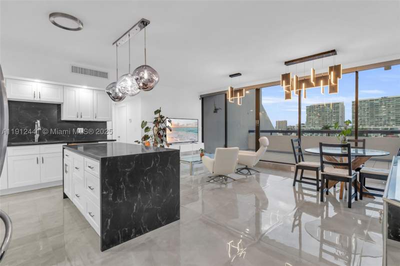 3 bedroom Condominium at 355 Poinciana Dr 1130, Poinciana Is Yt & Rcq Clu, Sunny Isles Beach — photo 5