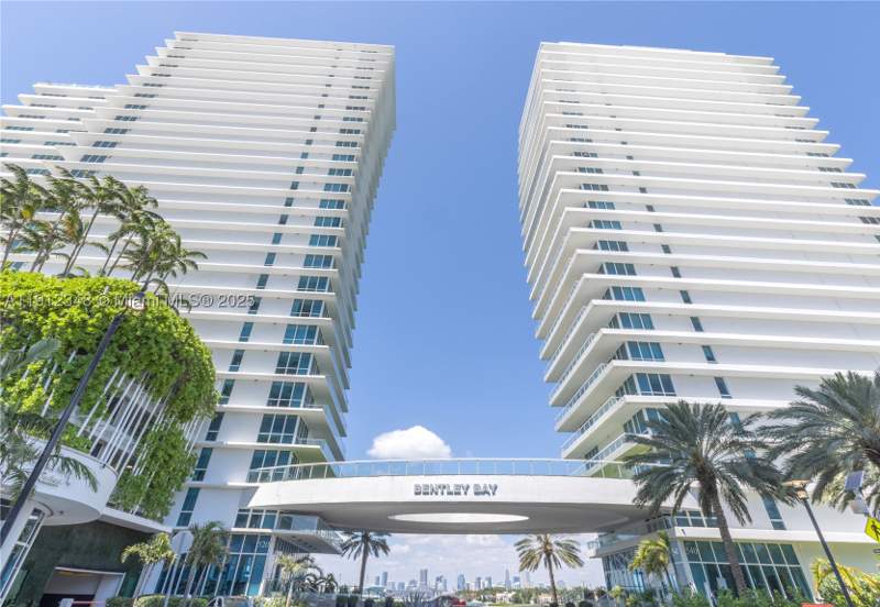 2 bedroom Condominium at 520 West Ave 1102, The Bentley Bay Condo, Miami Beach — photo 2