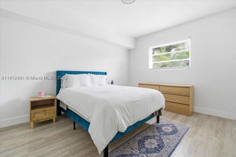 10845 Peachtree Dr, Miami FL - photo 15 of 35