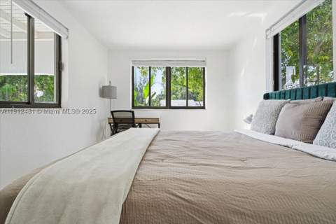 10845 Peachtree Dr, Miami FL - photo 17 of 35