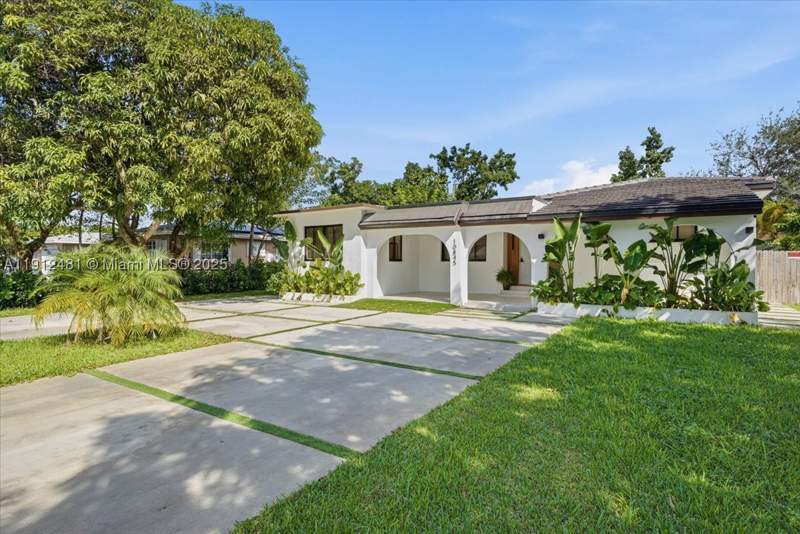 3 bedroom SingleFamilyResidence at 10845 Peachtree Dr, Bisc Shores Heights, Miami — photo 3