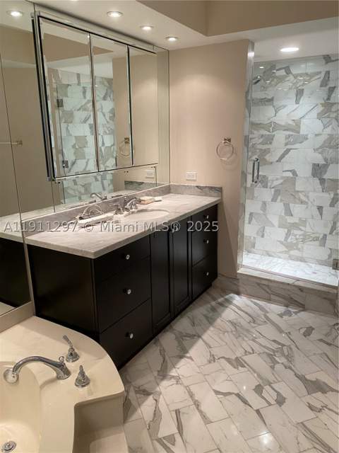20281 E Country Club Dr 511, Aventura FL - photo 16 of 59