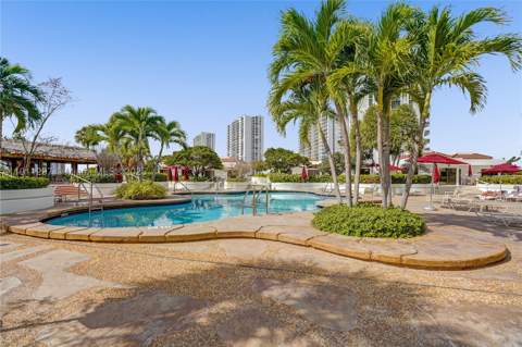 20281 E Country Club Dr 511, Aventura FL - photo 7 of 59
