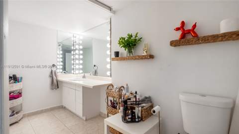 500 Bayview Dr 117, Sunny Isles Beach FL - photo 15 of 23