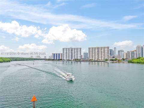 500 Bayview Dr 117, Sunny Isles Beach FL - photo 22 of 23